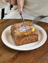 この前ソンス行った時に行ったこのカフェレベチすぎて共有、、"oude bakery"🥐