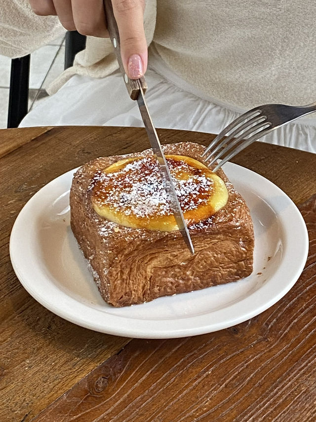 この前ソンス行った時に行ったこのカフェレベチすぎて共有、、"oude bakery"🥐
