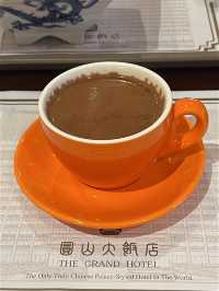 【圓山大飯店開箱｜帶孩子住進風水寶地，順便朝聖珍奶界的勞斯萊斯｜#珍妮游】