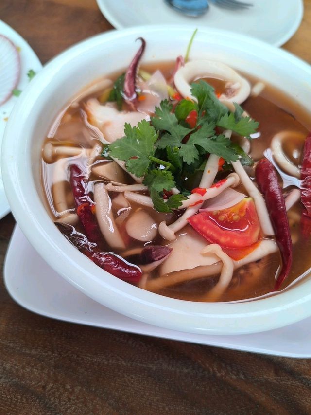 U-TURN Bar and restaurants เกาะช้าง