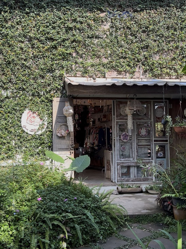 Discover Baan Kang Wat: Chiang Mai’s Hidden Art Village You’ll Fall in Love With