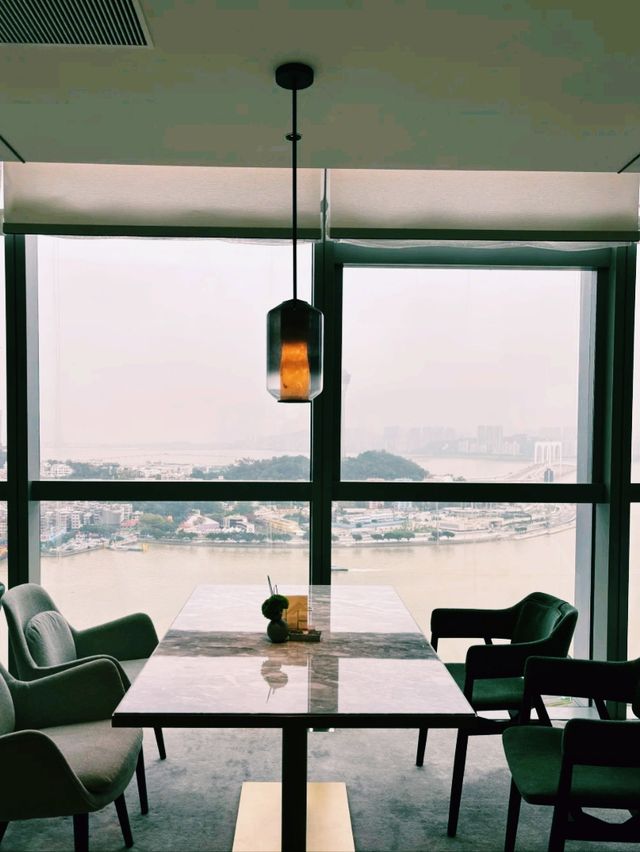 珠海豪華酒店推薦：珠海希爾頓酒店，使用trip.com預定能享受最大優惠