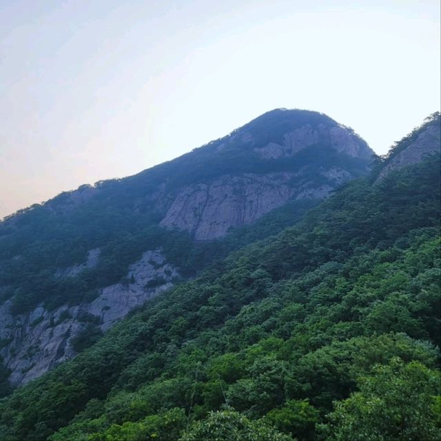 Hiking Naebyeonsan