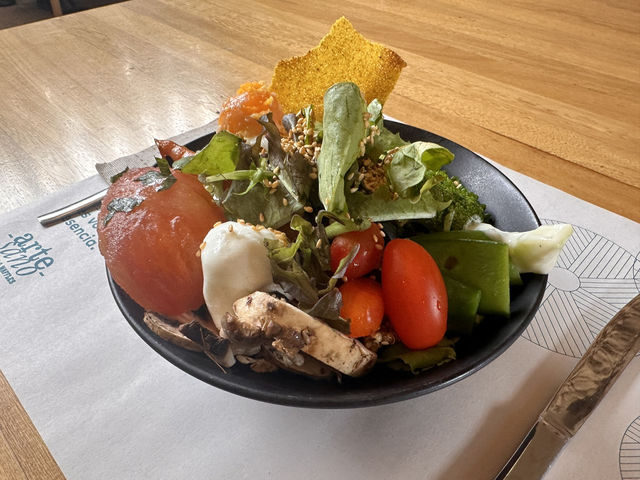 【Artesano Amsterdam Plaza by Crepes & Waffles｜シングルマザー応援カフェ】