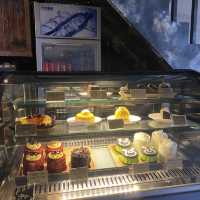 ร้านหัวหมู (Hog’s Head Phuket / Mad Hog Tavern