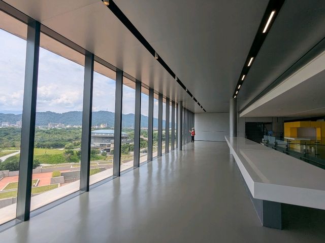 鶯歌 | 新北市美術館，銀白蘆葦造型的現代美術館