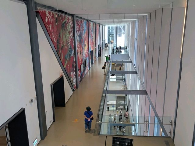 鶯歌 | 新北市美術館，銀白蘆葦造型的現代美術館