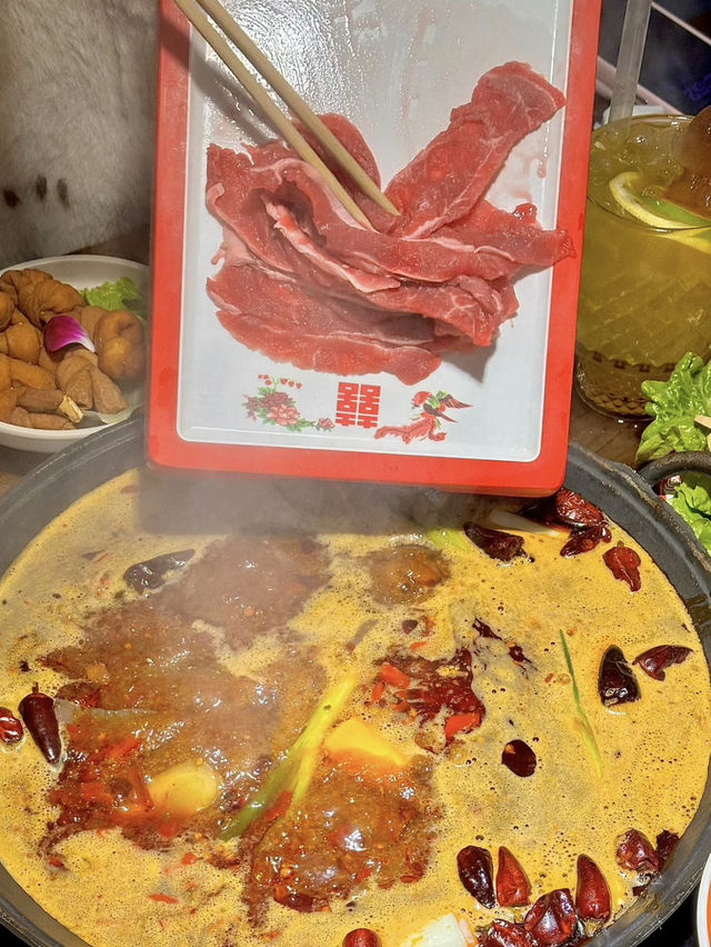  離開重慶…依舊能吃到地道的老重慶火鍋💕濰坊｜囍火鍋