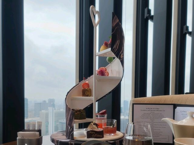40 Sky Bar & Lounge (コンラッド大阪 40 スカイバー＆ラウンジ) 딸기 애프터눈티