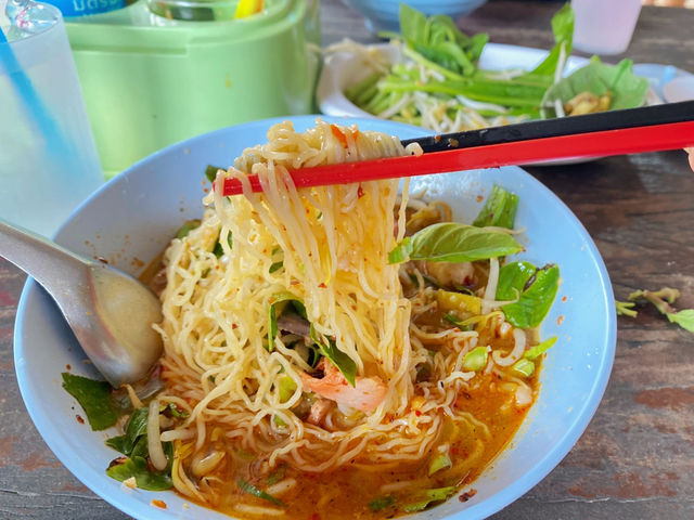 มดแดง - ก๋วยเตี๋ยวสุโขทัยบ้านสวน