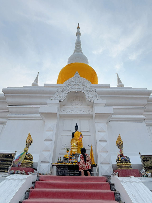 พระธาตุนาดูน พระธาตุศักดิ์สิทธิ์ คู่เมืองมหาสารคาม
