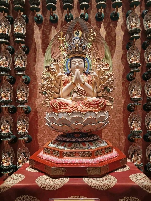 Discover the Buddha Tooth Relic Temple