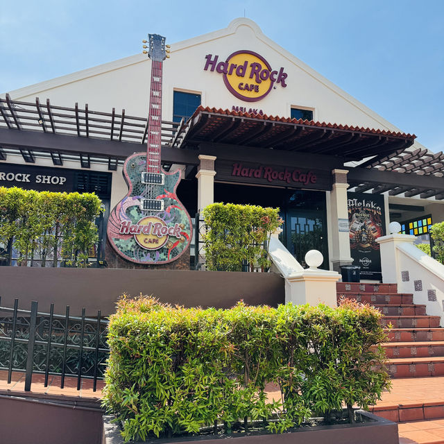 Rocking Vibes by the Malacca River!