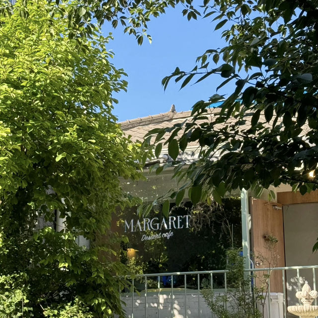 Delicate Layers & Pastel Dreams – My Visit to Café Margaret, Seoul