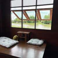 🌿☕ Home_no.eight – บ้านเลขที่ 8 คาเฟ่เล็กๆ ริมน้ำ