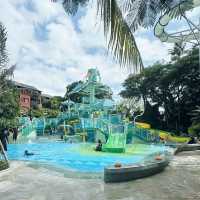 Splash Paradise in the Heart of Kuta: Waterbom Bali Delivers! 🇮🇩
