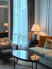 🌺 Tropical Elegance Meets Comfort — InterContinental Singapore Junior Suite Review