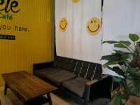 Cafele Cafe 304ร้านคาเฟ่สีเหลืองน่ารัก