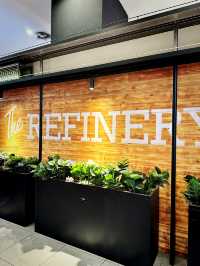 搭乗前の優雅なひととき、The Refineryで旅気分が倍増！