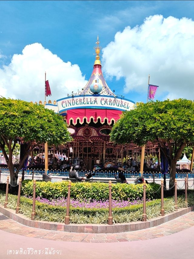 นั่งม้าหมุนย้อนวัยเด็กกับ Cinderella Carousel นั่งม้าหมุนย้อนวัยเด็กกับ Cinderella Carousel