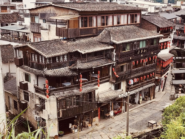 🏡✨ *Likeng Village (李坑): Wuyuan’s Canal-Lined Dreamscape* 🌊🏮