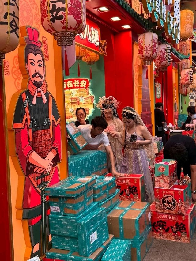 Street Food Heaven and City Energy at Muslim Quarter Street