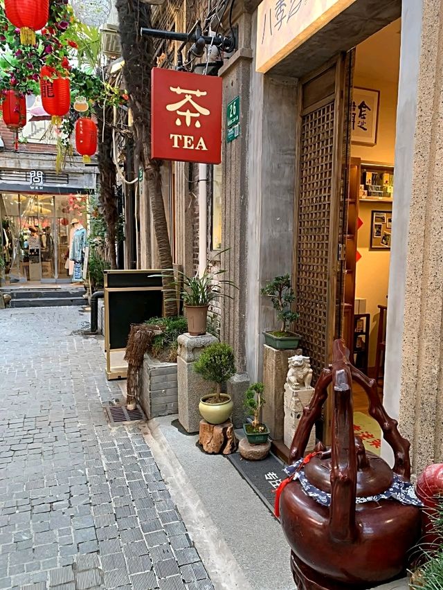 Hidden Alleys, Hip Vibes
