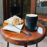 คาเฟ่แอนบาร์ในเมืองฮานอย  Nola Cafe & Bar