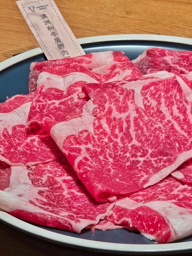 頂級食材火鍋和牛海鮮吃到飽