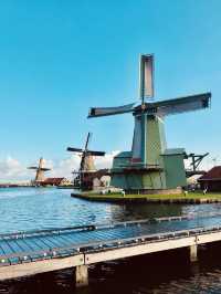 A Windmill Wonderland: My Solo Day Trip to Zaanse Schans 