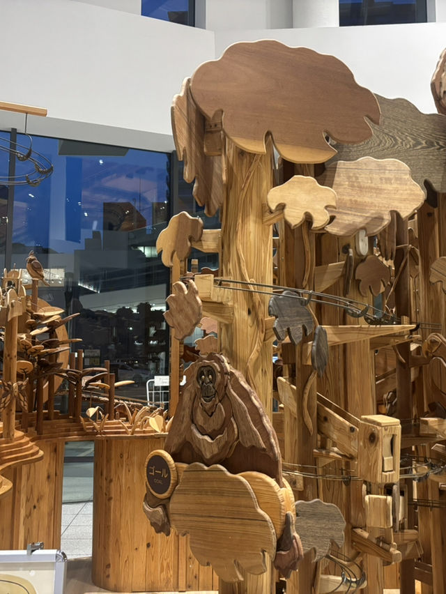 富山玻璃美術館：充滿現代氣息的藝術世界