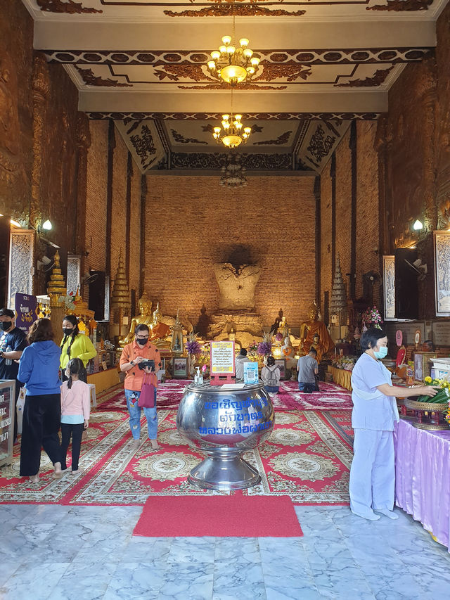 🛕 Phra That Pha Ngao: Chiang Rai’s Sacred Cliff