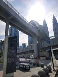 จุดถ่ายภาพสะพานสวยแปลกตา Saloma Link Bridge