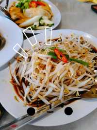 Explore Ipoh Local famous Bean Sprout Chicken Rice