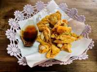 🍜 บะหมี่เกี๊ยวเก๊าจาว บะหมี่สะพานดำ – ร้านในตำนาน