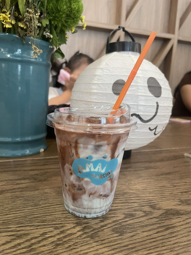 Archie Cafe by Amai
