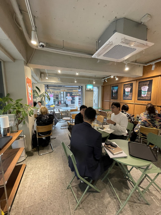 유로스커피 로스터스, 삼성동에서 발견한 유럽 감성 카페☕️✨ 유로스커피 로스터스, 삼성동에서 발견한 유럽 감성 카페☕️✨