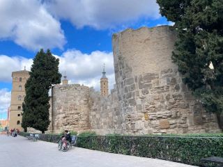 Riverside Views and Historic Wonders in Zaragoza