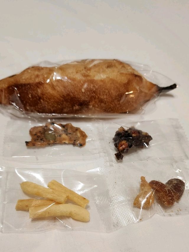 Comfy Vibes at Hotel Xingle – The Perfect Staycation Spot ✨🛏️ Comfy Vibes at Hotel Xingle – The Perfect Staycation Spot ✨🛏️