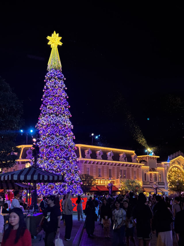 Christmas vibes in Hongkong Disneyland