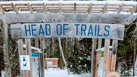 冬のおすすめ！Bradford West Gwillimbury「Scanlon Creek Conservation Area」雪中ハイキング攻略 — traveler post in Simcoe County
