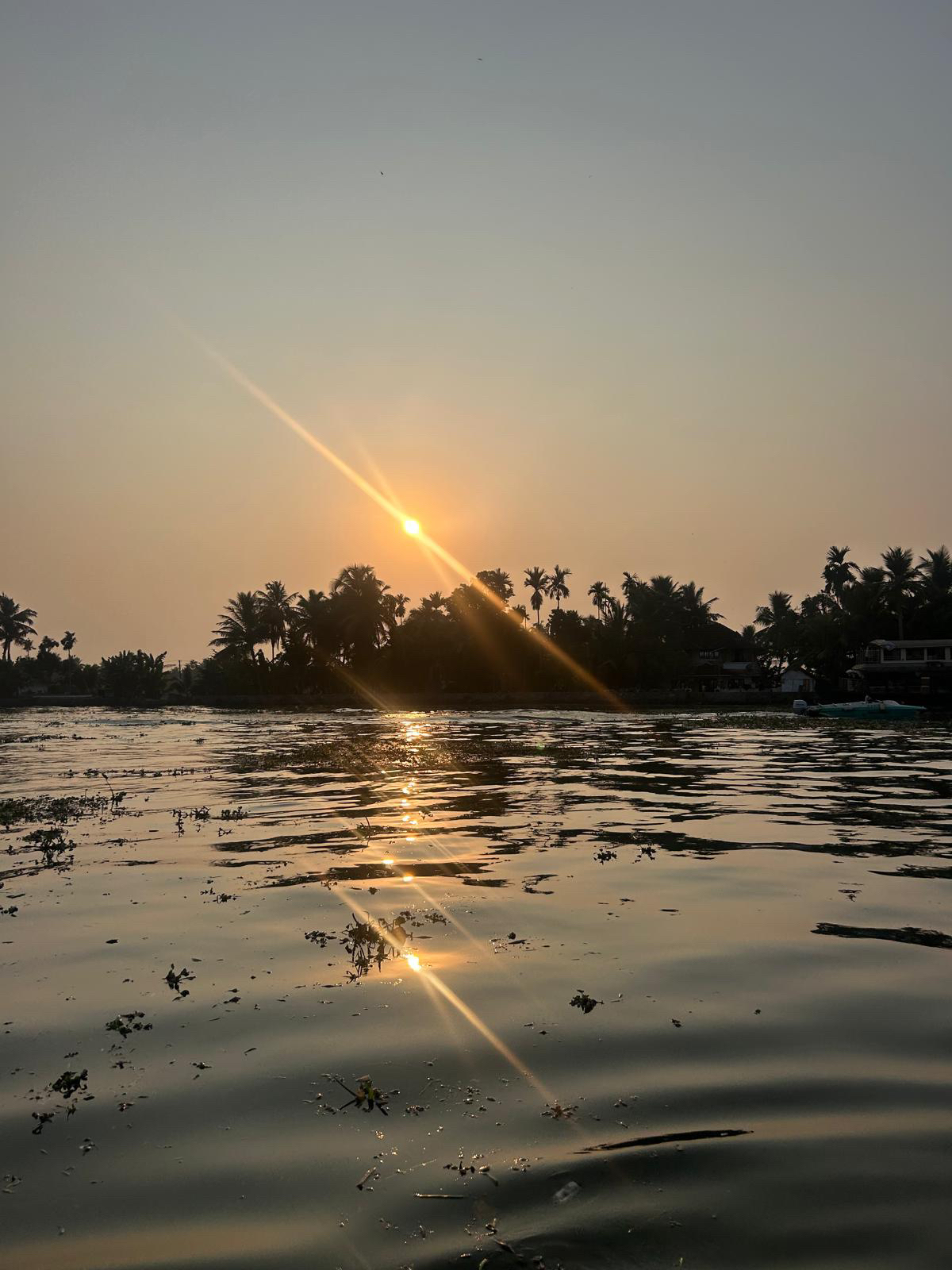 Kochi 4-Day Tour: Chinese Fishing Nets, Fort Kochi Beach, Waterfalls & Museums