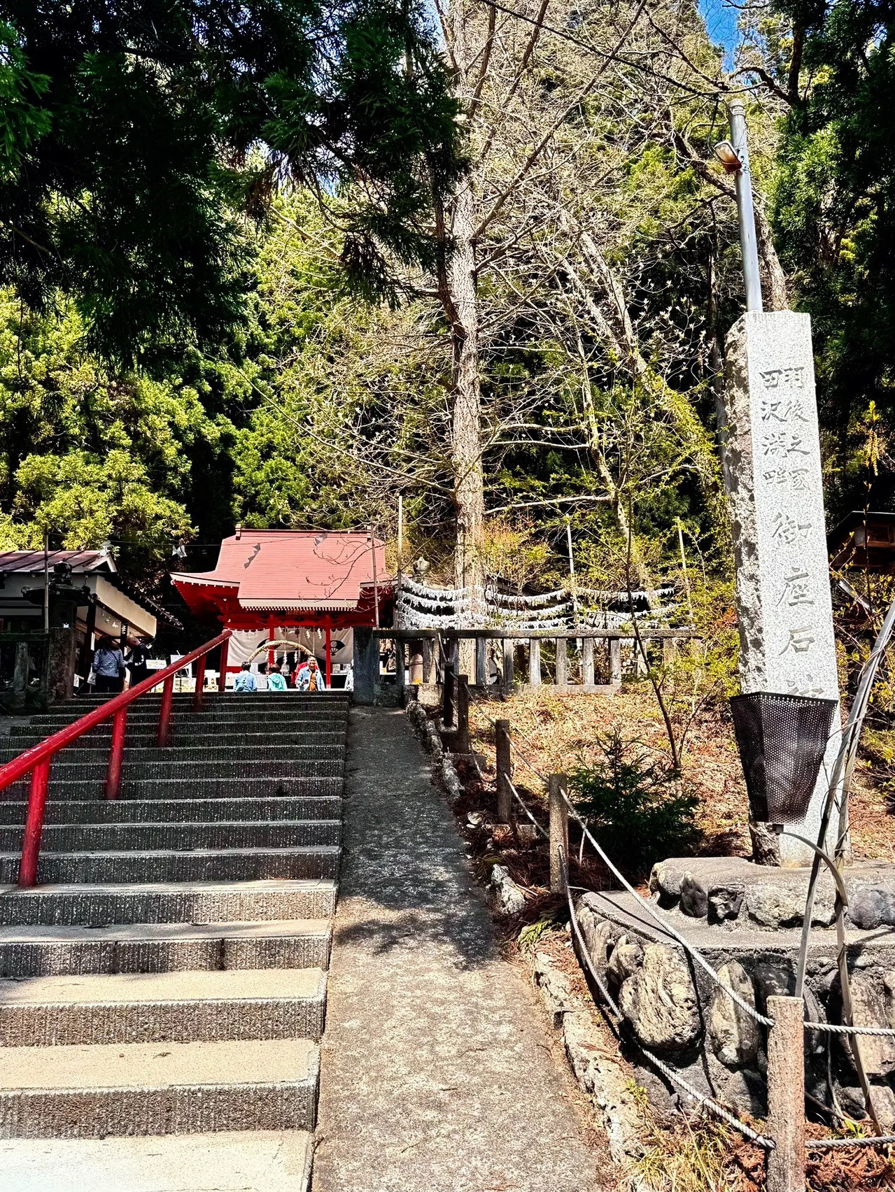 秋田・田沢湖】美のパワースポット御座石神社⛩コバルトブルーの湖面に 