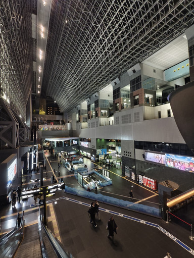 京都駅—未来感あふれる幾何学的な巨大建築！ | Trip.com 京都