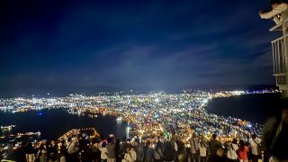 2-Day Hakodate Getaway: Cherry Blossoms at Goryokaku, Fresh Seafood at the Morning Market, and Strolls Through Kanemori Red Brick Warehouse.