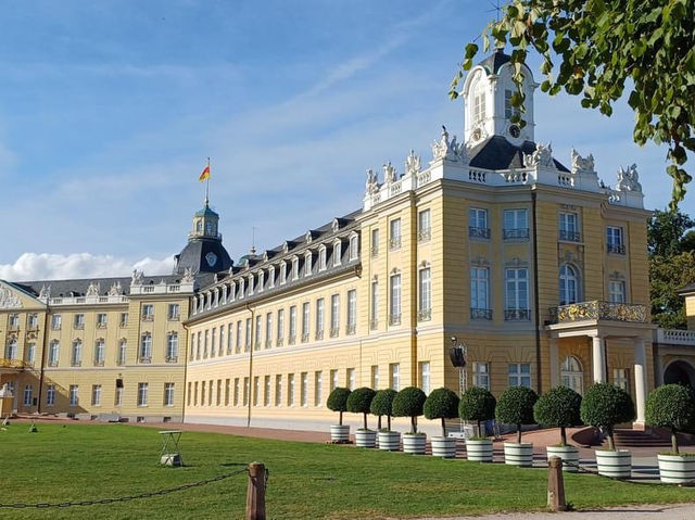 Karlsruhe Palace is a must 🏰