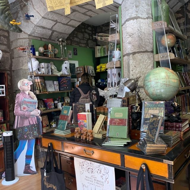 哈利波特魔法店⋯⋯挑戰狹窄旋轉梯🤷🏻‍♀️