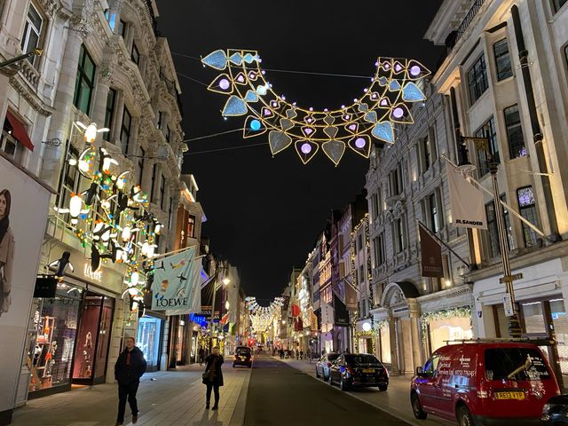 Bond St Christmas Lights Dazzling Elegances 
