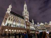 ชมแสงสีคริสต์มาสสุดอลังการที่จตุรัส Grand Place