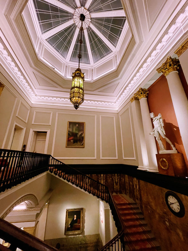 Secret London Tour: Exclusive Clubs & Hidden Gems 🔑✨
